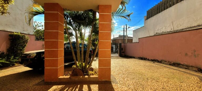 Casa Comercial à venda no Jardim Sumaré: garagem