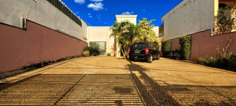 Casa Comercial à venda no Jardim Sumaré: garagem