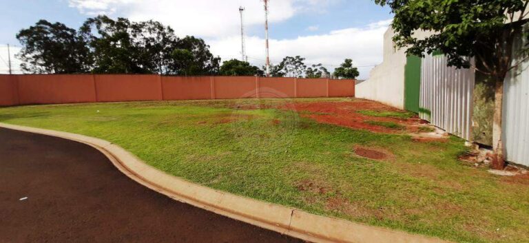 Terreno em Condomínio à venda no Jardim Olhos D´Água I: