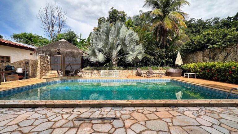 Casa Comercial à venda no Jardim Canadá: Piscina