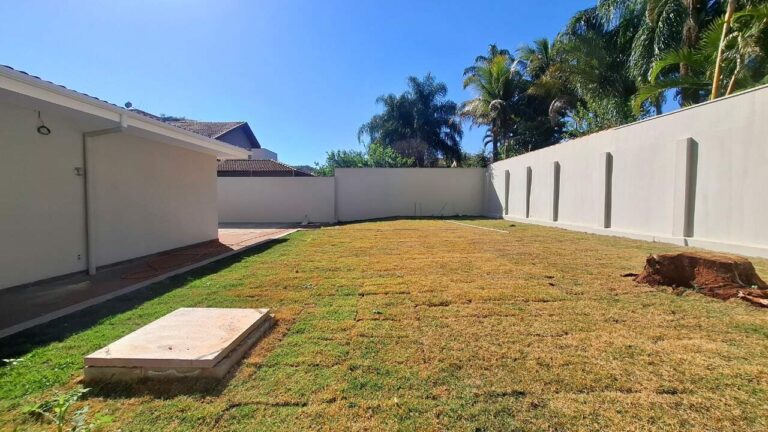 Casa Comercial à venda no Jardim Canadá: