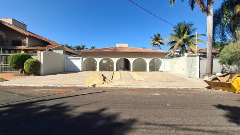 Casa Comercial à venda no Jardim Canadá: