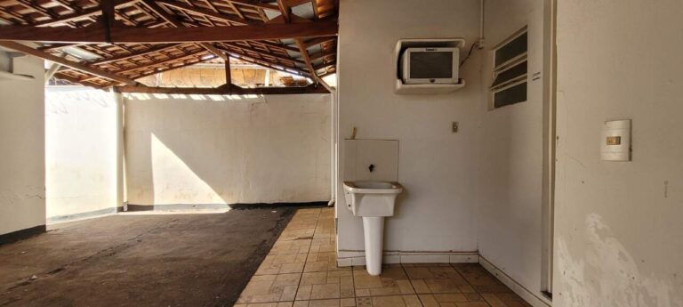 Casa Comercial à venda no Jardim Sumaré: rea de servi o