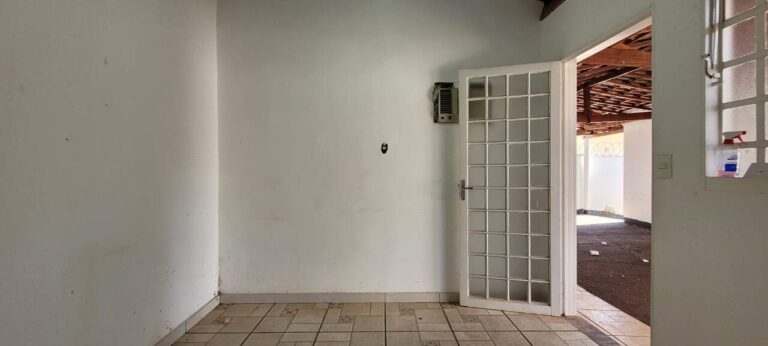Casa Comercial à venda no Jardim Sumaré: Dormit rio de servi o
