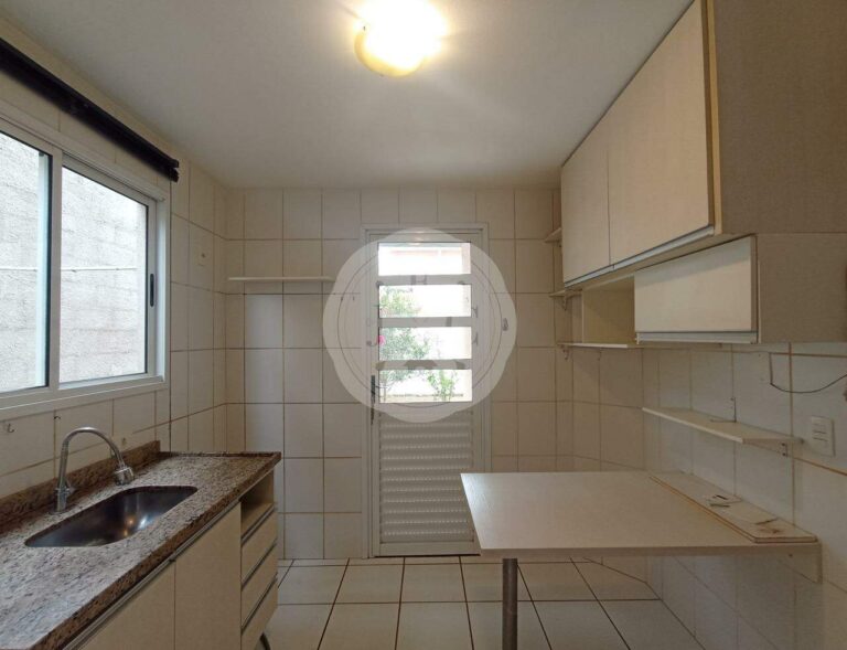 Casa em Condomínio à venda no Vila do Golfe: