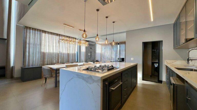 Casa em Condomínio para aluguel no Vila do Golfe:
