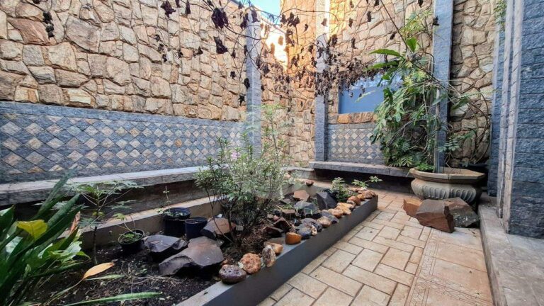 Casa Comercial para aluguel no Vila Tibério: