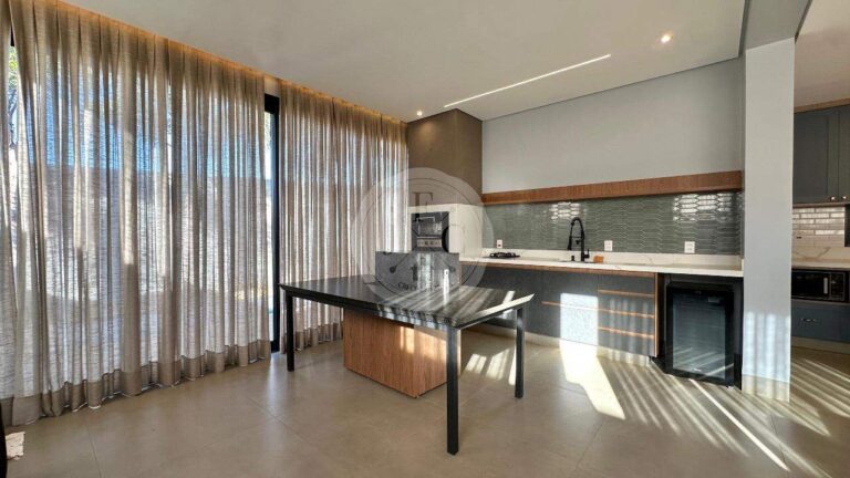 Casa em Condomínio para aluguel no Vila do Golfe: