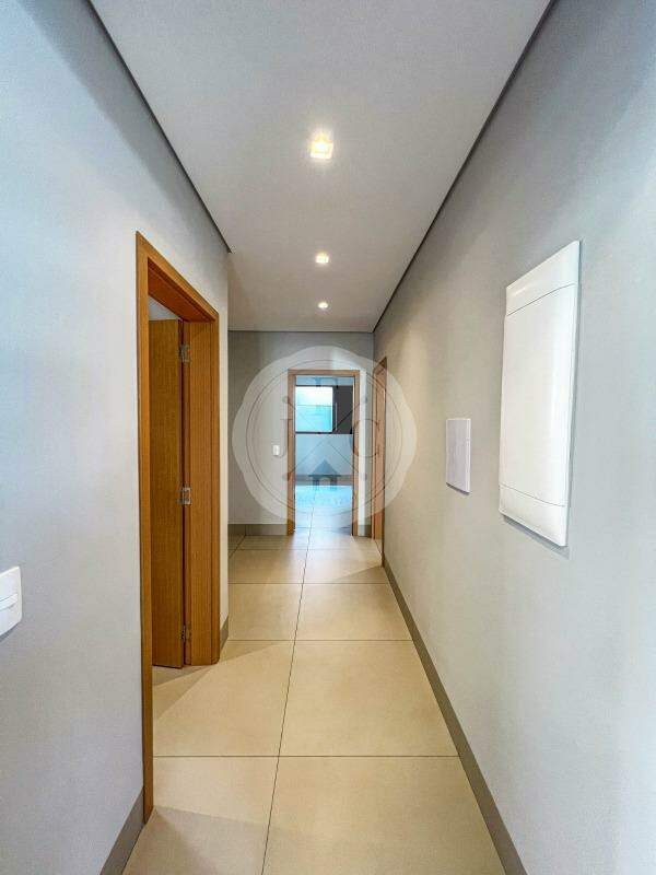Casa em Condomínio à venda no Royal Park: