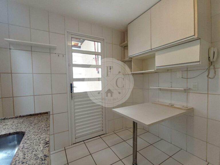 Casa em Condomínio à venda no Vila do Golfe: