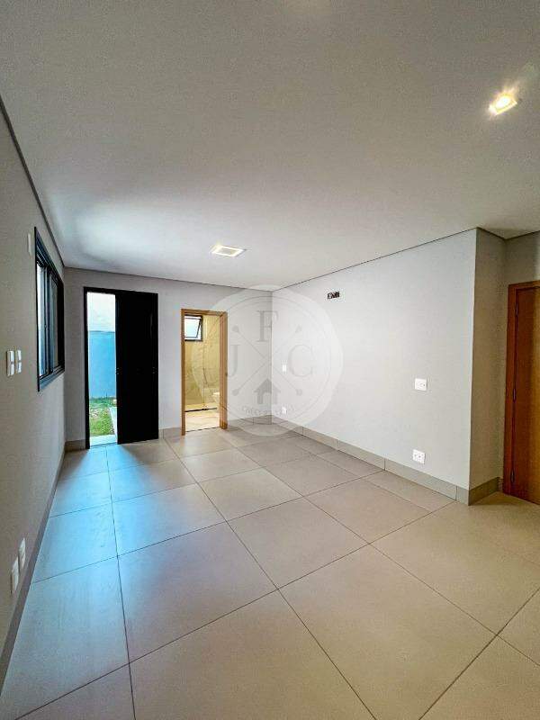 Casa em Condomínio à venda no Royal Park: