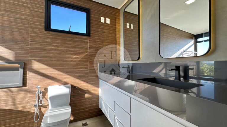 Casa em Condomínio para aluguel no Vila do Golfe: