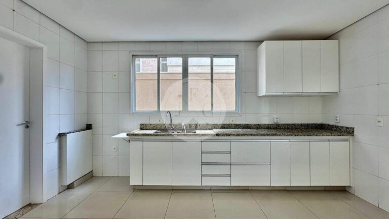 Casa em Condomínio à venda no Vila do Golfe: