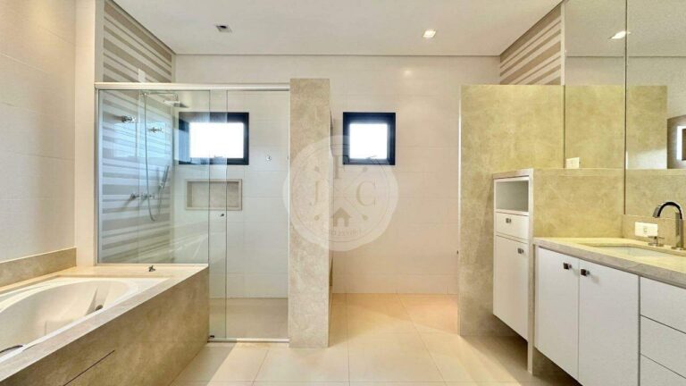 Casa em Condomínio à venda no Jardim Botânico: