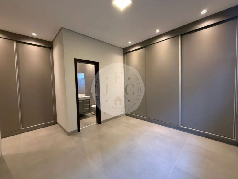 Casa em Condomínio à venda no Vila do Golfe: