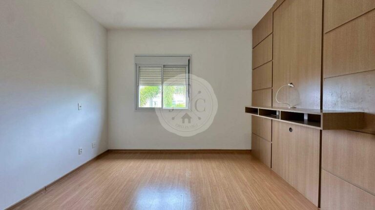 Casa em Condomínio à venda no Vila do Golfe: