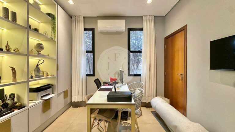 Casa em Condomínio para aluguel no Residencial e Empresarial Alphaville: