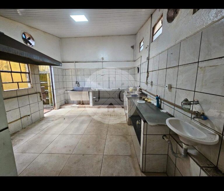 Casa Comercial à venda no Centro: