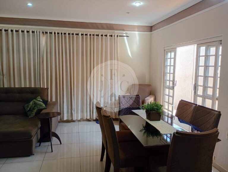 Casa à venda no Vila Tibério: Sala