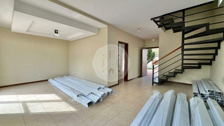 Casa em Condomínio para aluguel no Recreio das Acácias:
