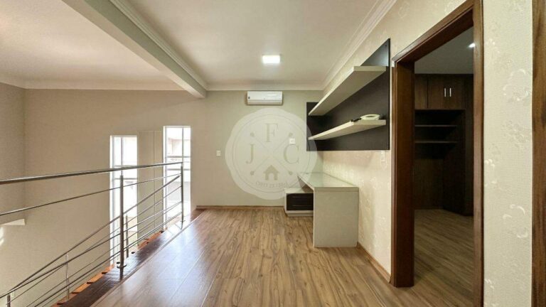 Casa em Condomínio para aluguel no Recreio das Acácias: