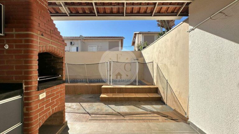 Casa em Condomínio para aluguel no Vila do Golfe: