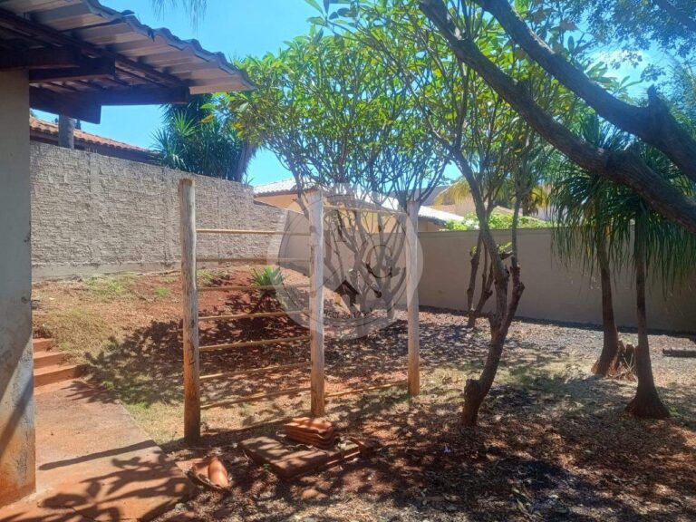 Casa em Condomínio para aluguel no Condomínio Royal Park: