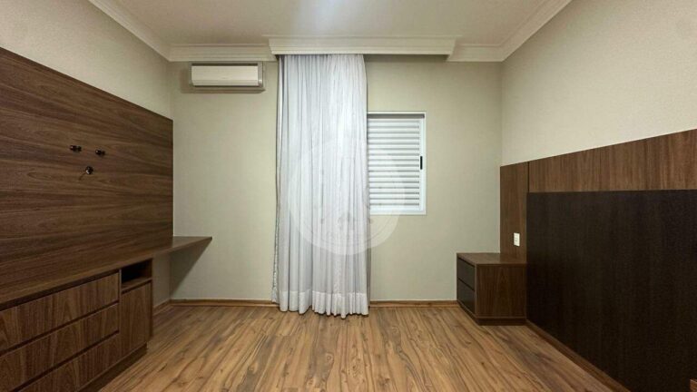 Casa em Condomínio para aluguel no Recreio das Acácias: