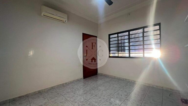 Casa à venda no Jardim Centenário: