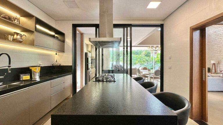 Casa em Condomínio para aluguel no Residencial e Empresarial Alphaville: