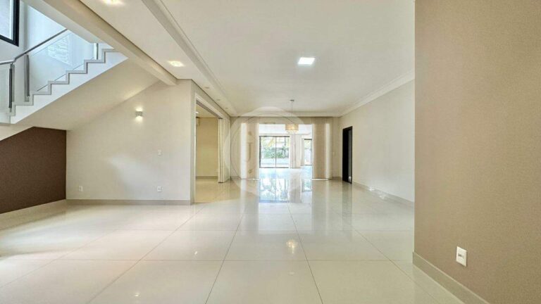 Casa em Condomínio para aluguel no Jardim Botânico:
