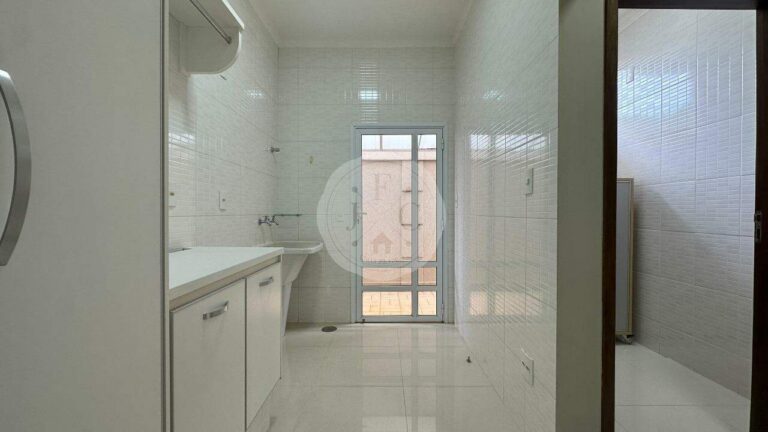 Casa em Condomínio para aluguel no Recreio das Acácias: