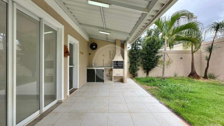 Casa em Condomínio à venda no Vila do Golfe: