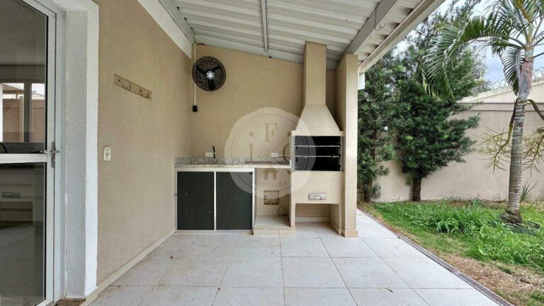 Casa em Condomínio à venda no Vila do Golfe:
