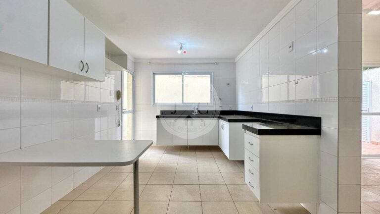 Casa em Condomínio para aluguel no Recreio das Acácias: