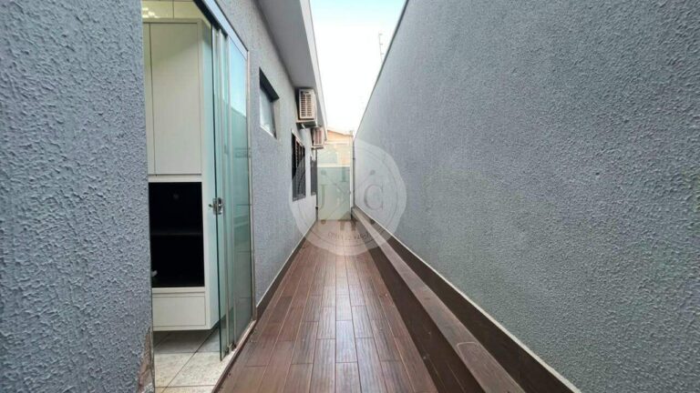 Casa à venda no Jardim Centenário: