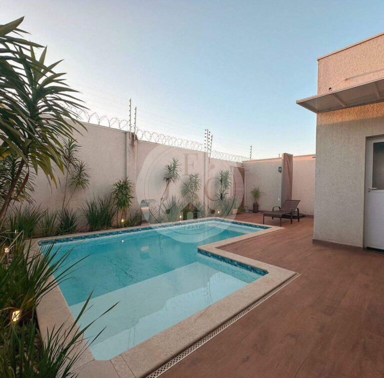 Casa em Condomínio à venda no Jardim Valência: