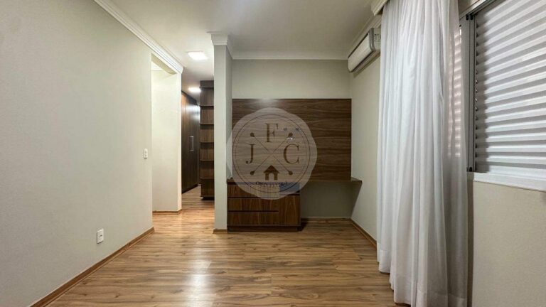 Casa em Condomínio para aluguel no Recreio das Acácias: