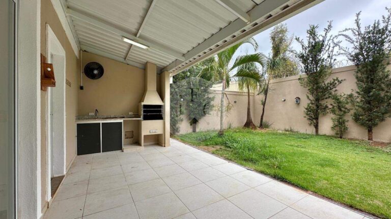 Casa em Condomínio à venda no Vila do Golfe: