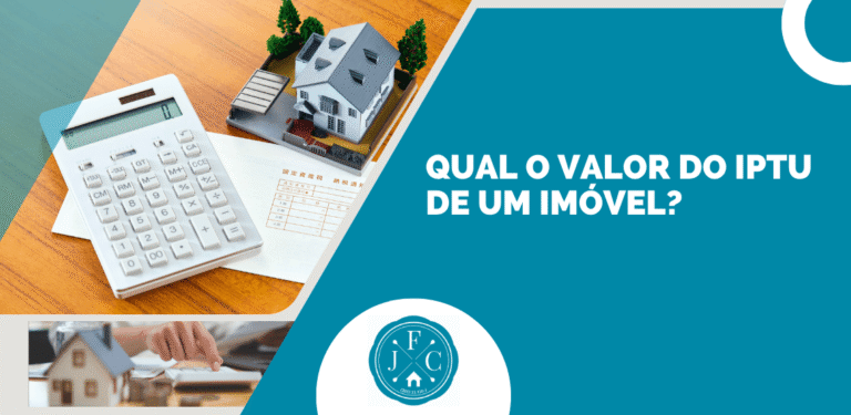 Arte com calculadora, maquete de casa e documentos apresenta a pergunta sobre qual é o valor do IPTU de um imóvel