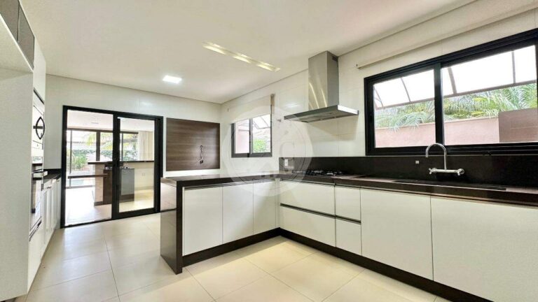 Casa em Condomínio à venda no Jardim Botânico: