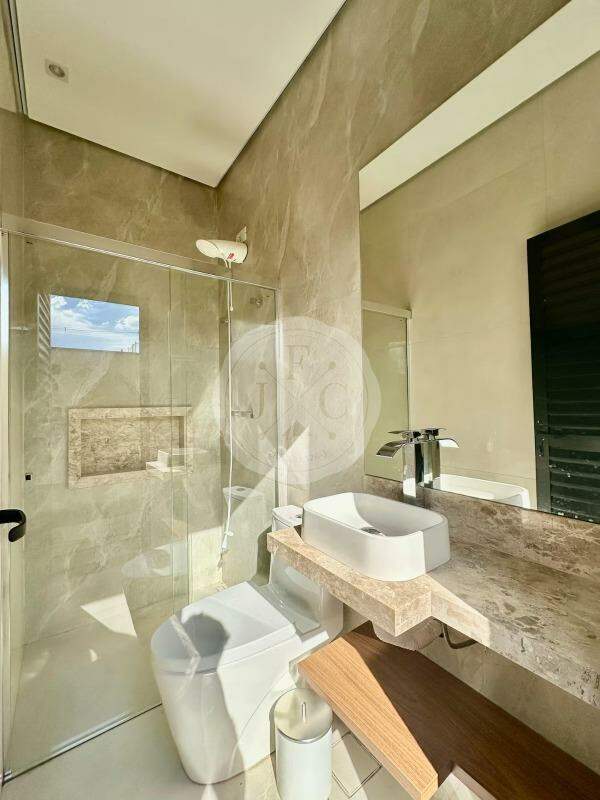 Casa em Condomínio à venda no Quinta da Mata:
