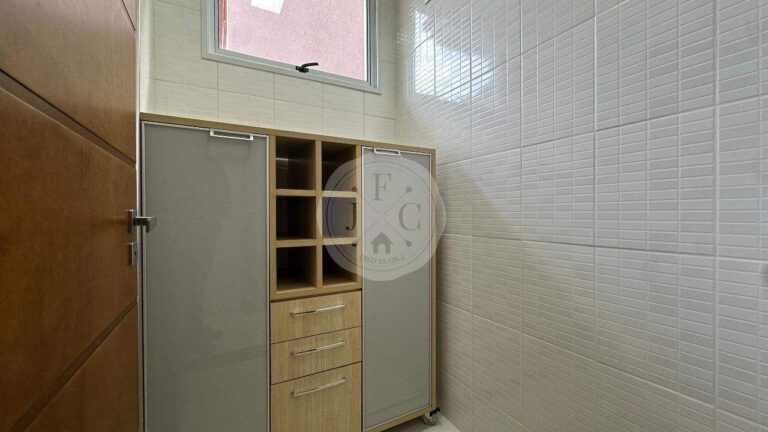 Casa em Condomínio para aluguel no Recreio das Acácias: