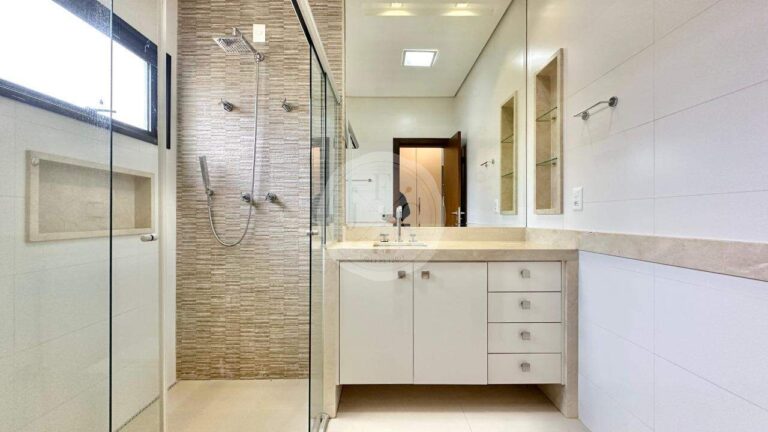 Casa em Condomínio à venda no Jardim Botânico: