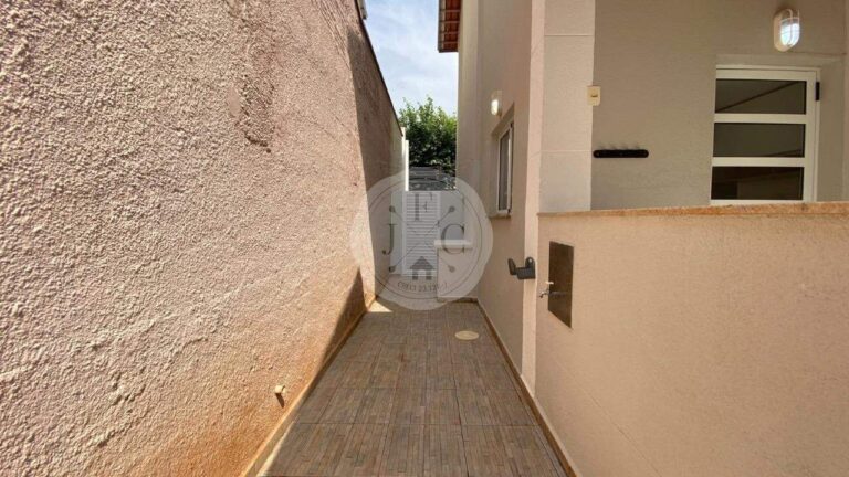 Casa em Condomínio para aluguel no Vila do Golfe:
