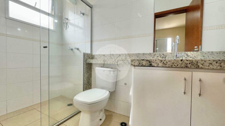 Casa em Condomínio para aluguel no Recreio das Acácias: