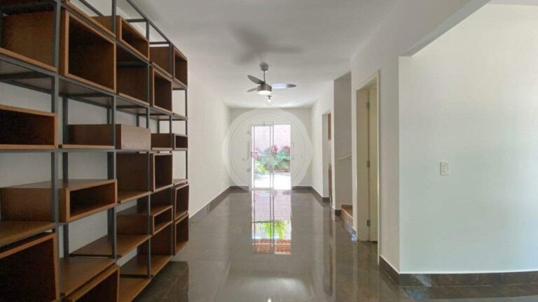 Casa em Condomínio para aluguel no Vila do Golfe: