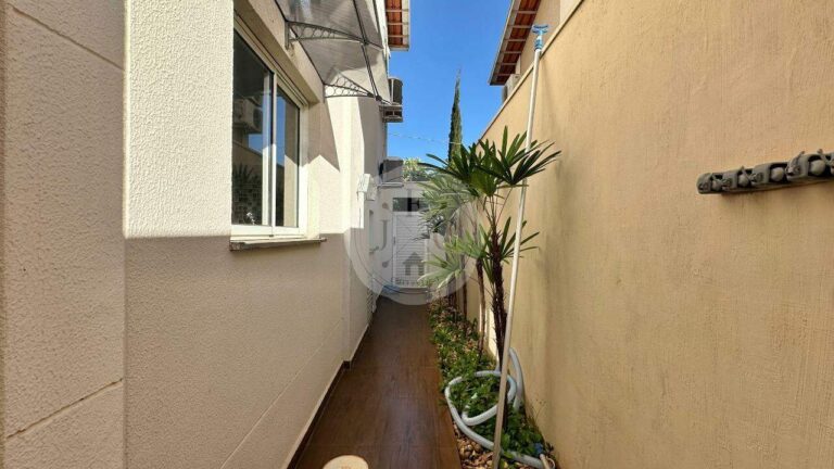 Casa em Condomínio para aluguel no Vila do Golfe: