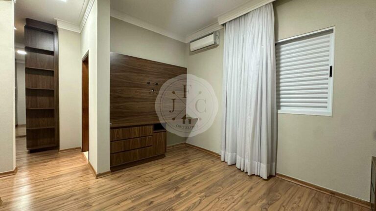 Casa em Condomínio para aluguel no Recreio das Acácias: