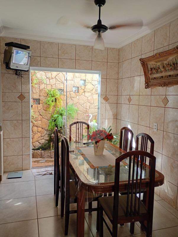Casa à venda no Geraldo Correia de Carvalho: